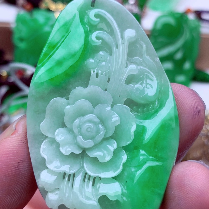 吊坠(不含链)未镶嵌翡翠