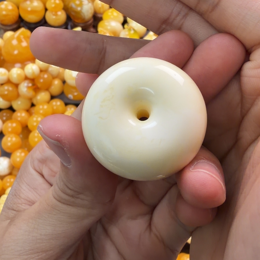 琥珀未镶嵌珠宝奇石20g