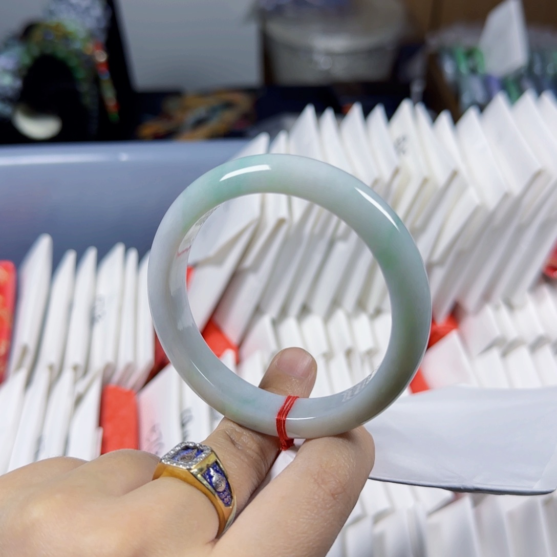 翡翠手镯未镶嵌厚装正装蓝花手镯