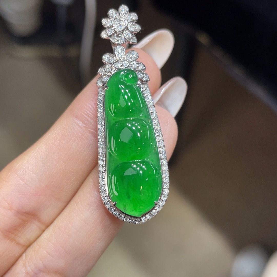 翡翠颈饰18K金镶嵌天然缅甸翡翠a货