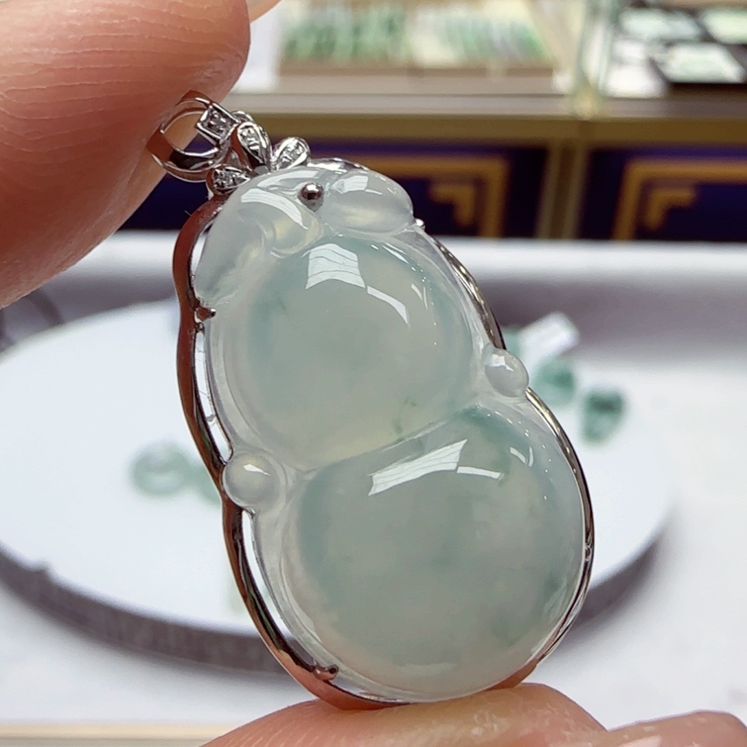 颈饰18K金镶嵌翡翠b613