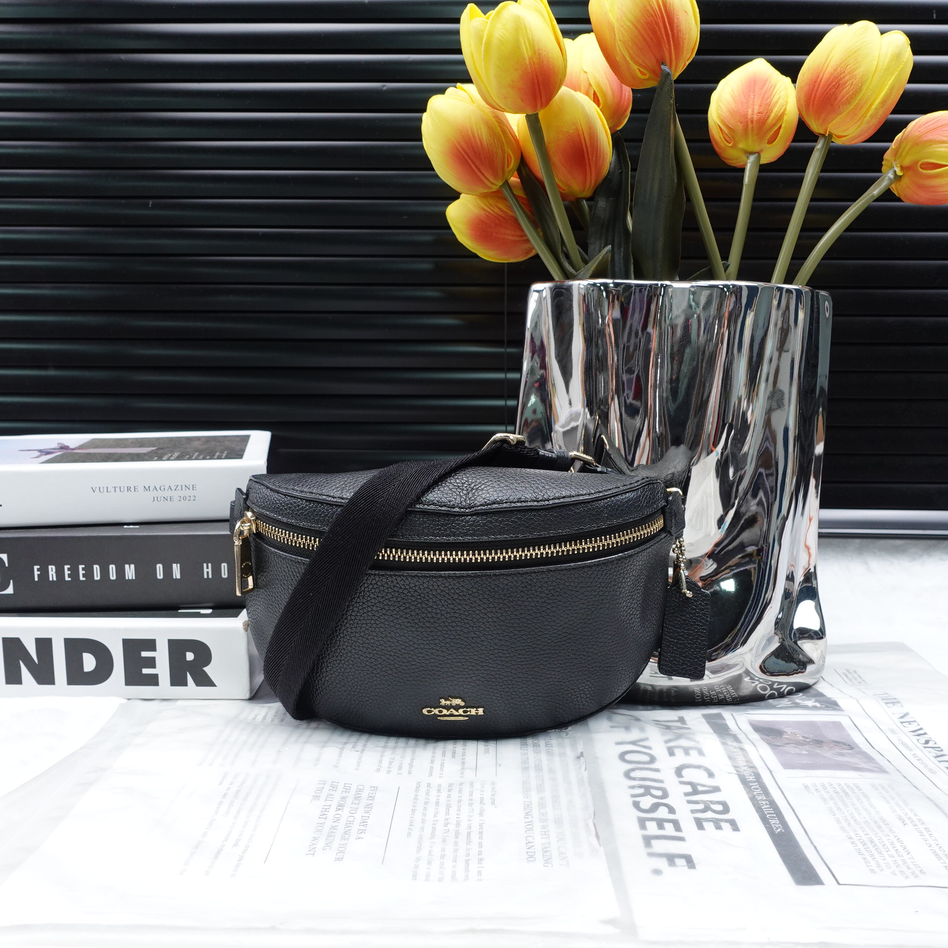 95新 COACH/蔻驰 胸包/T10205683