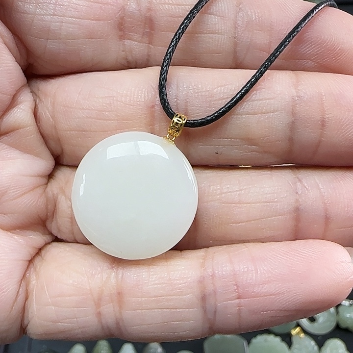 和田玉吊坠(不含链)18K金镶嵌