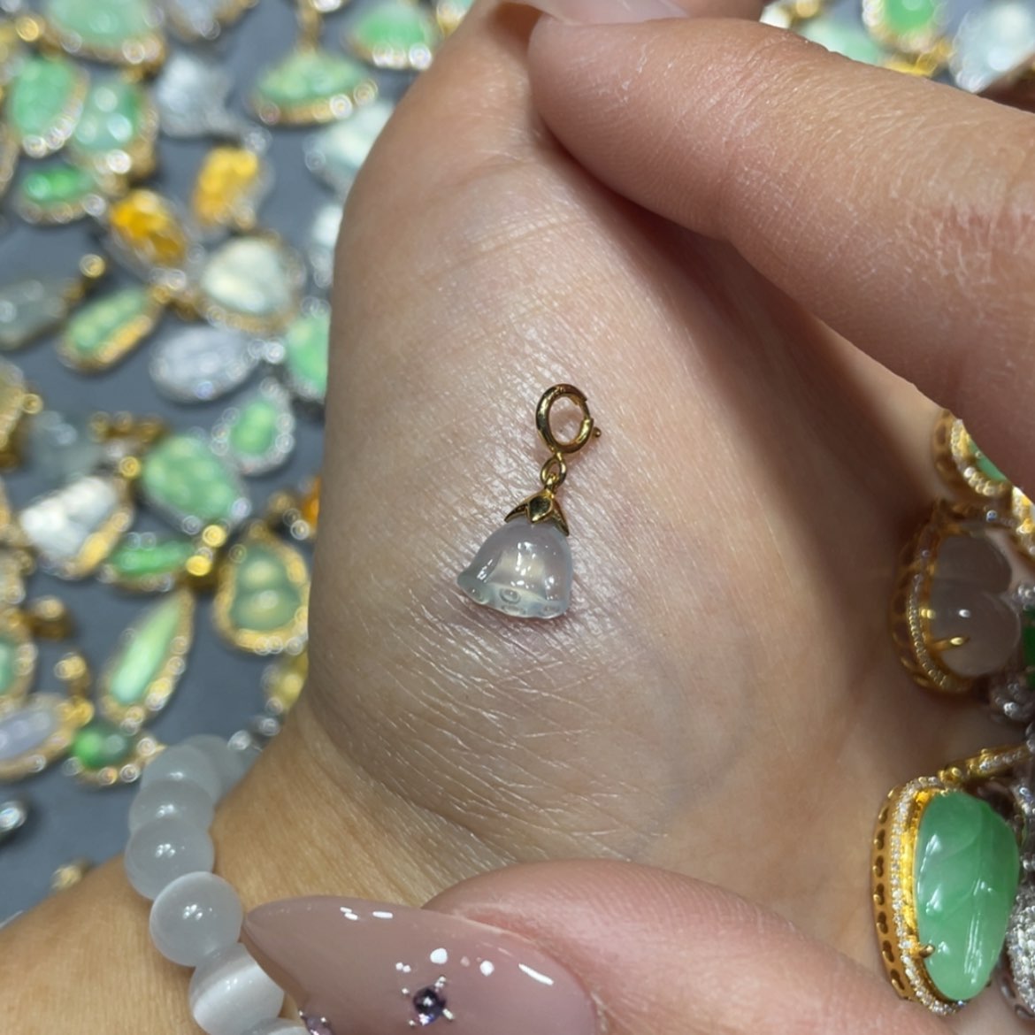 【闪购商品】翡翠吊坠(不含链)18K金镶嵌