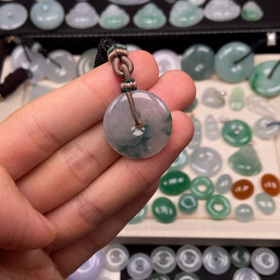 翡翠未镶嵌颈饰平安扣 飘花