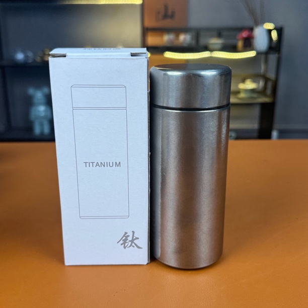 纯钛保温杯250毫升小容量水杯小巧便携式多功能水杯家庭钛杯子