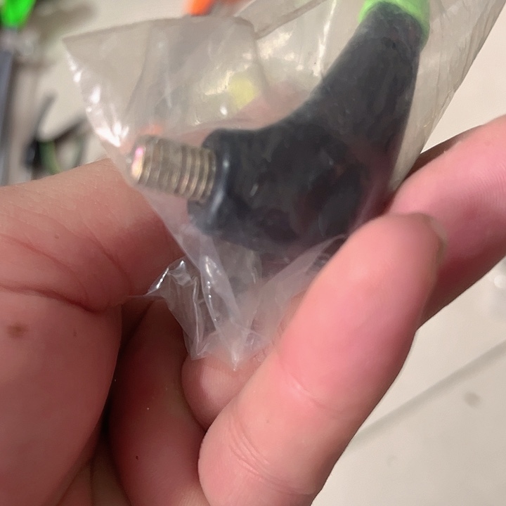 瑕疵羊角头一个。   