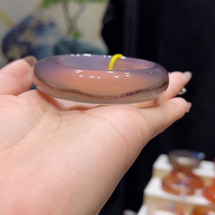 玛瑙/玉髓手镯未镶嵌小**?