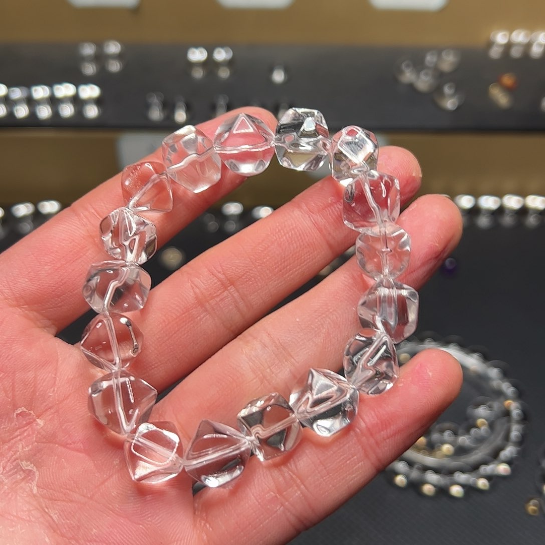 水晶手链未镶嵌L****o白水晶随型手链