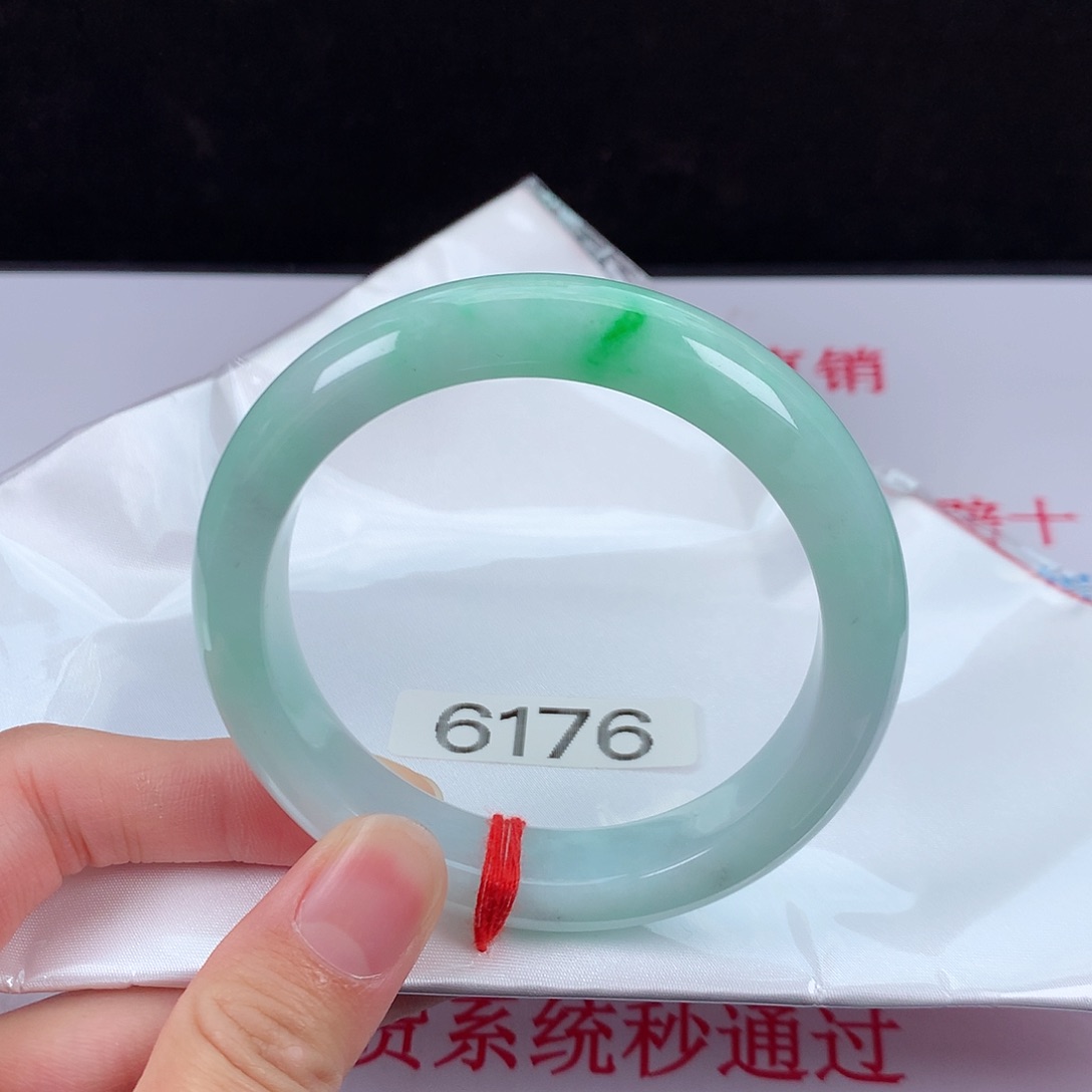 【闪购商品】翡翠手镯未镶嵌56圈口 完美度高