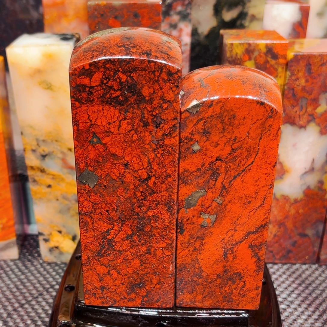 石材桂林鸡血玉贵妃料印章