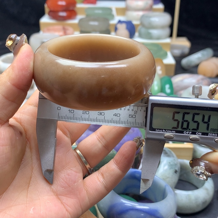 未镶嵌手镯石英质玉