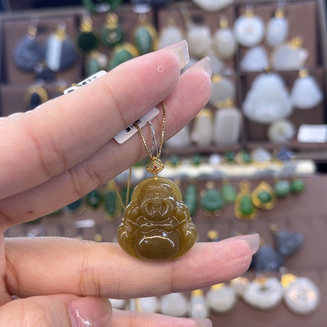 和田玉吊坠18K金镶嵌