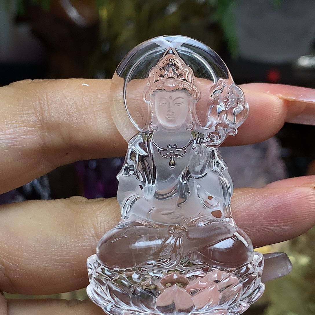 通***人颈饰水晶未镶嵌天然
