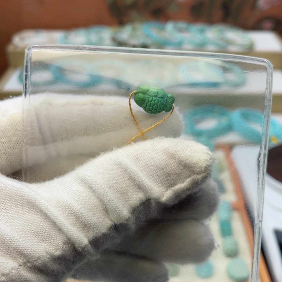 绿松石未镶嵌珠宝奇石