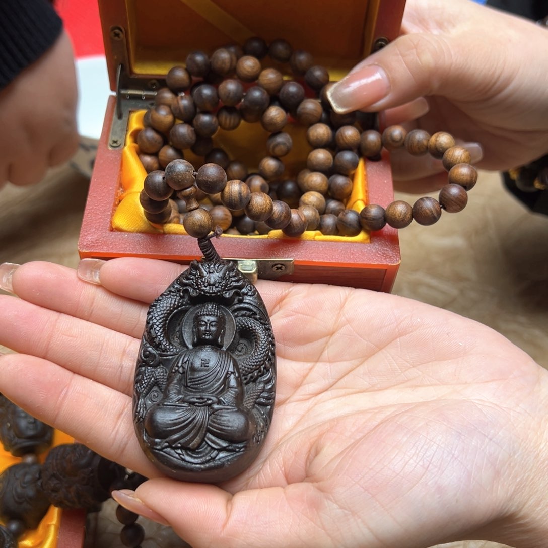 大叶紫檀（黑酸枝木类）