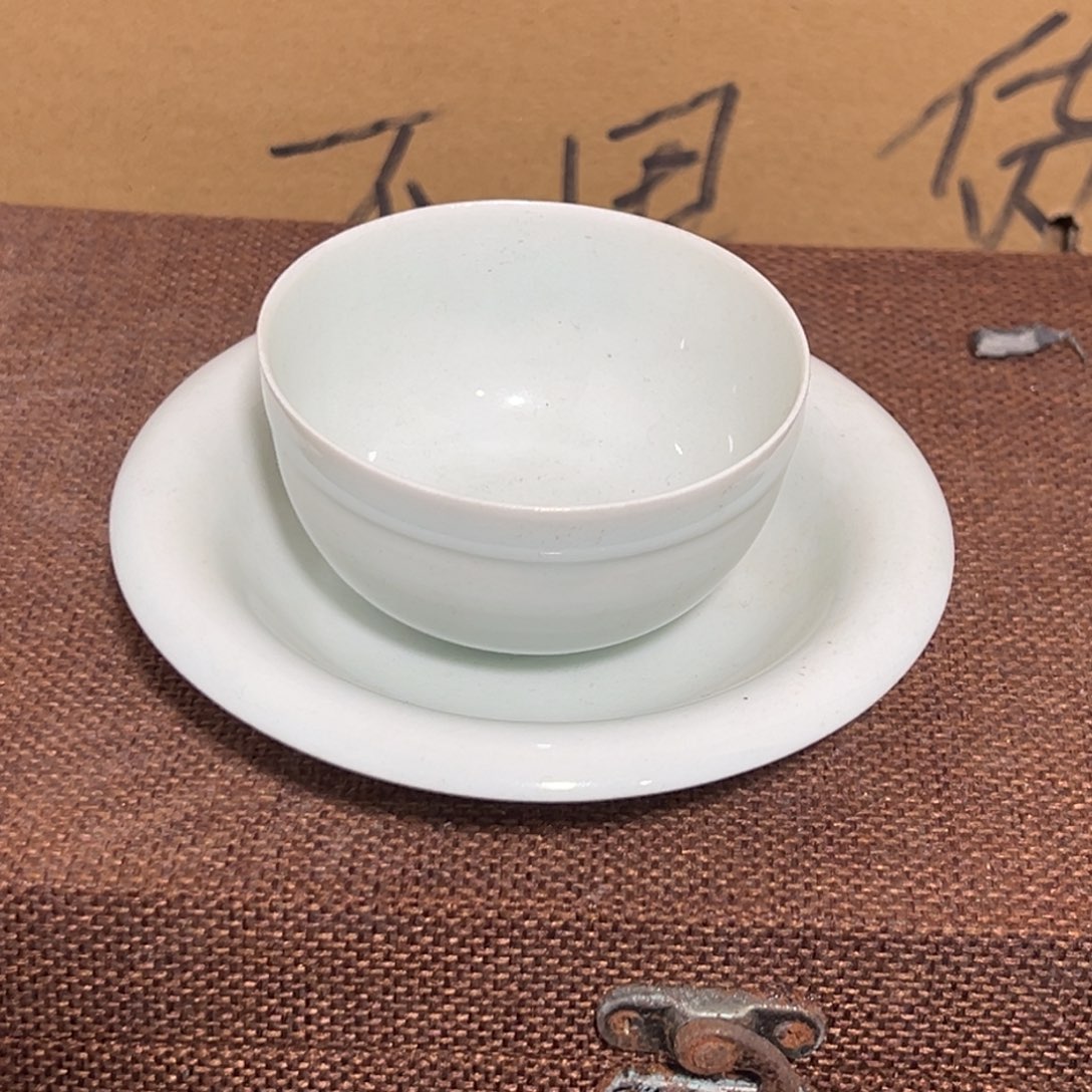 浦***陶摆件空心的玻璃钢板是采用