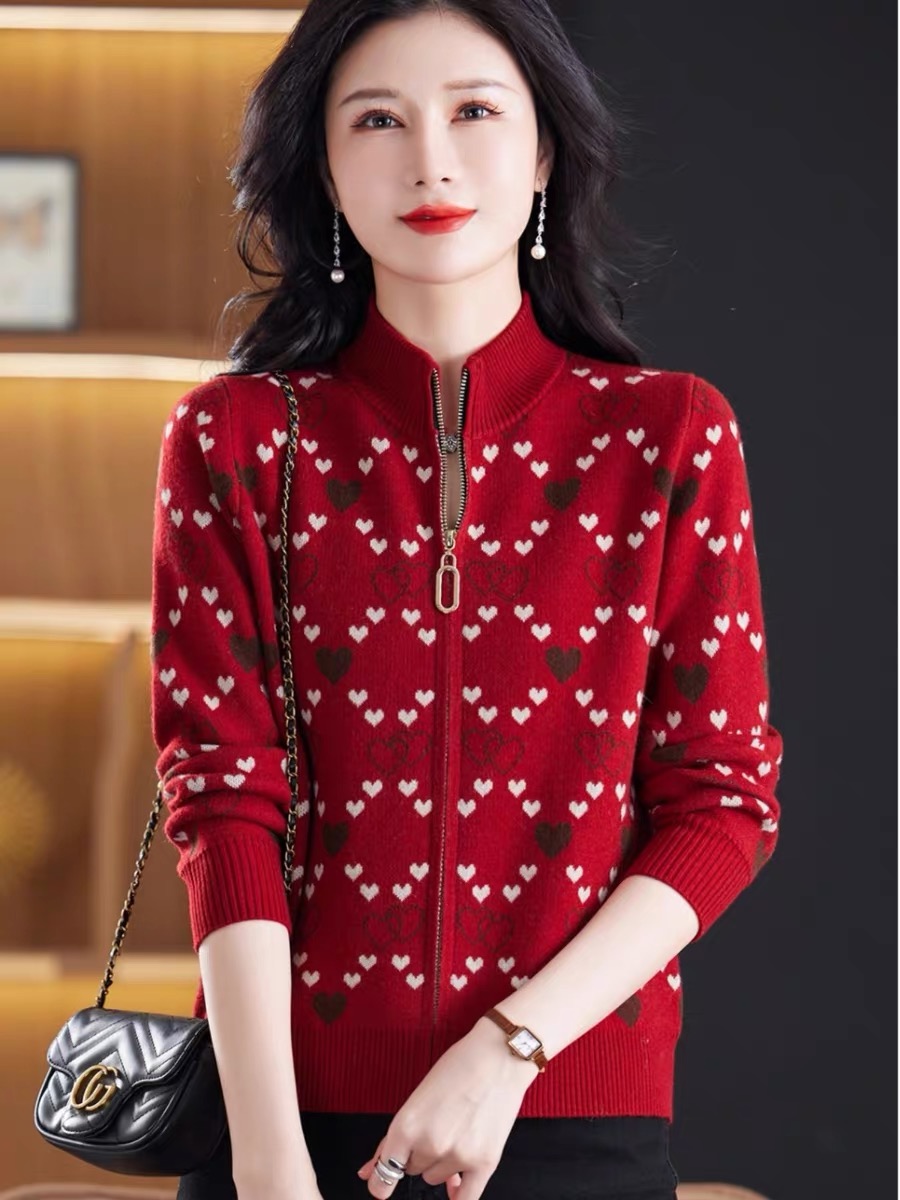 爱心绣花妈妈装拉链外套2024秋冬新款中老年女装针织气质开衫