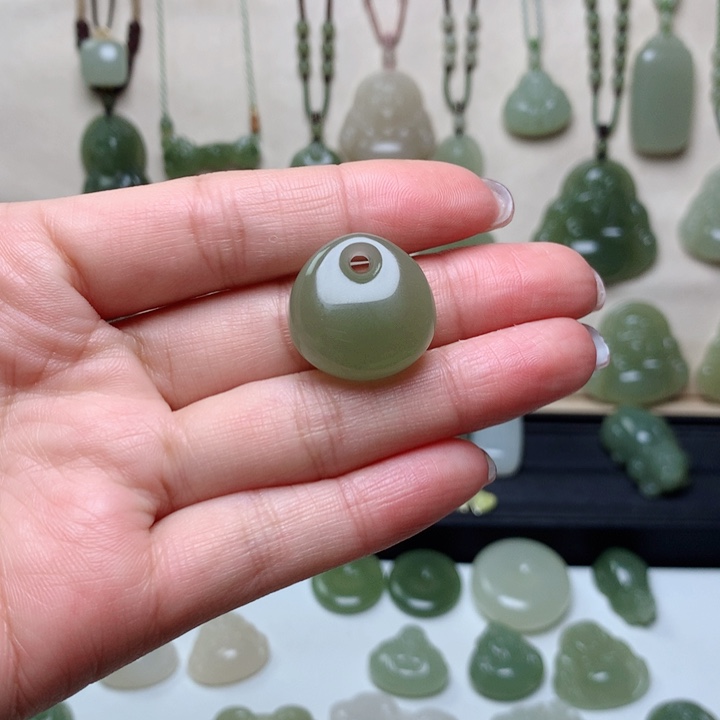 和田玉吊坠未镶嵌