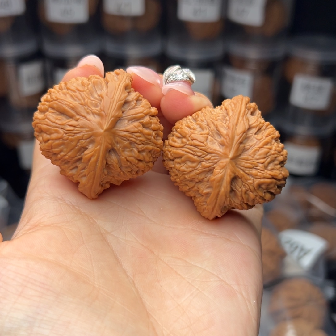 文玩核桃吊坠这****南蒋石