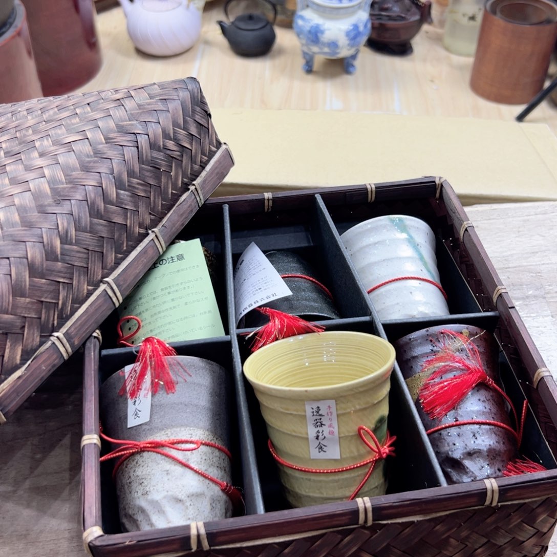 瓷片陶瓷和金属表面涂了