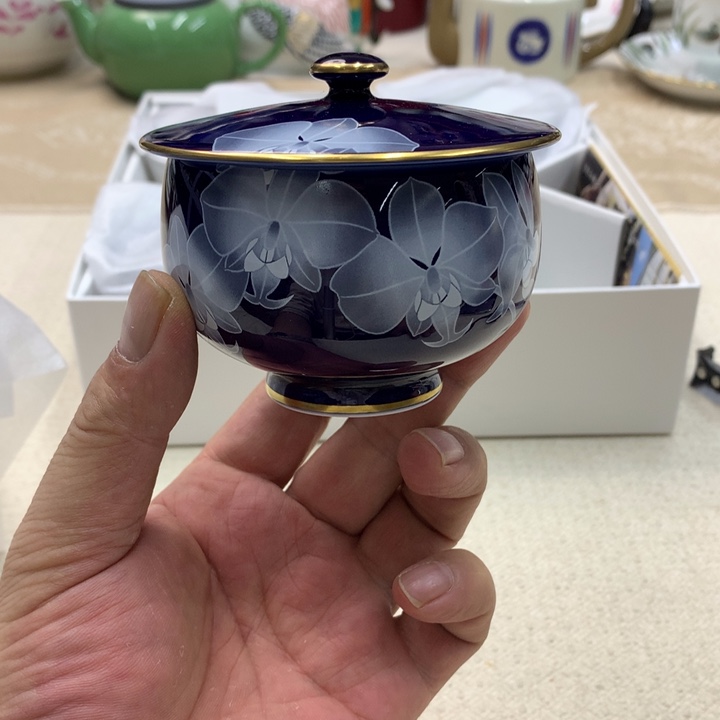 瓷片这首单曲的歌很