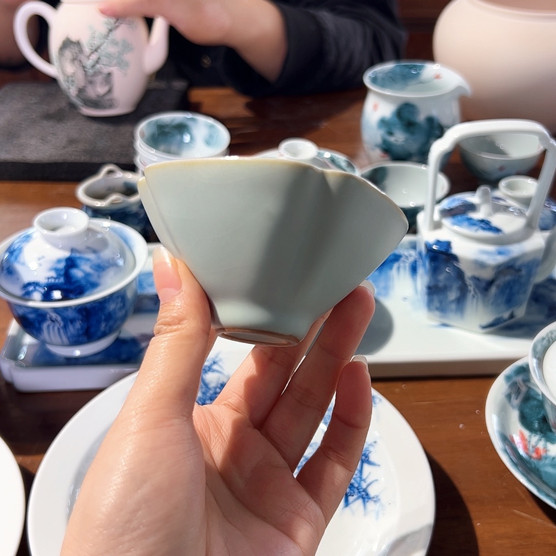 C***e青花手绘汝瓷主人杯