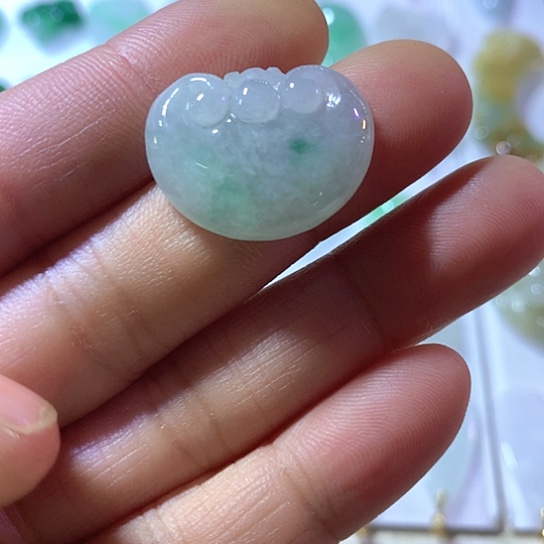 翡翠未镶嵌颈饰吊坠