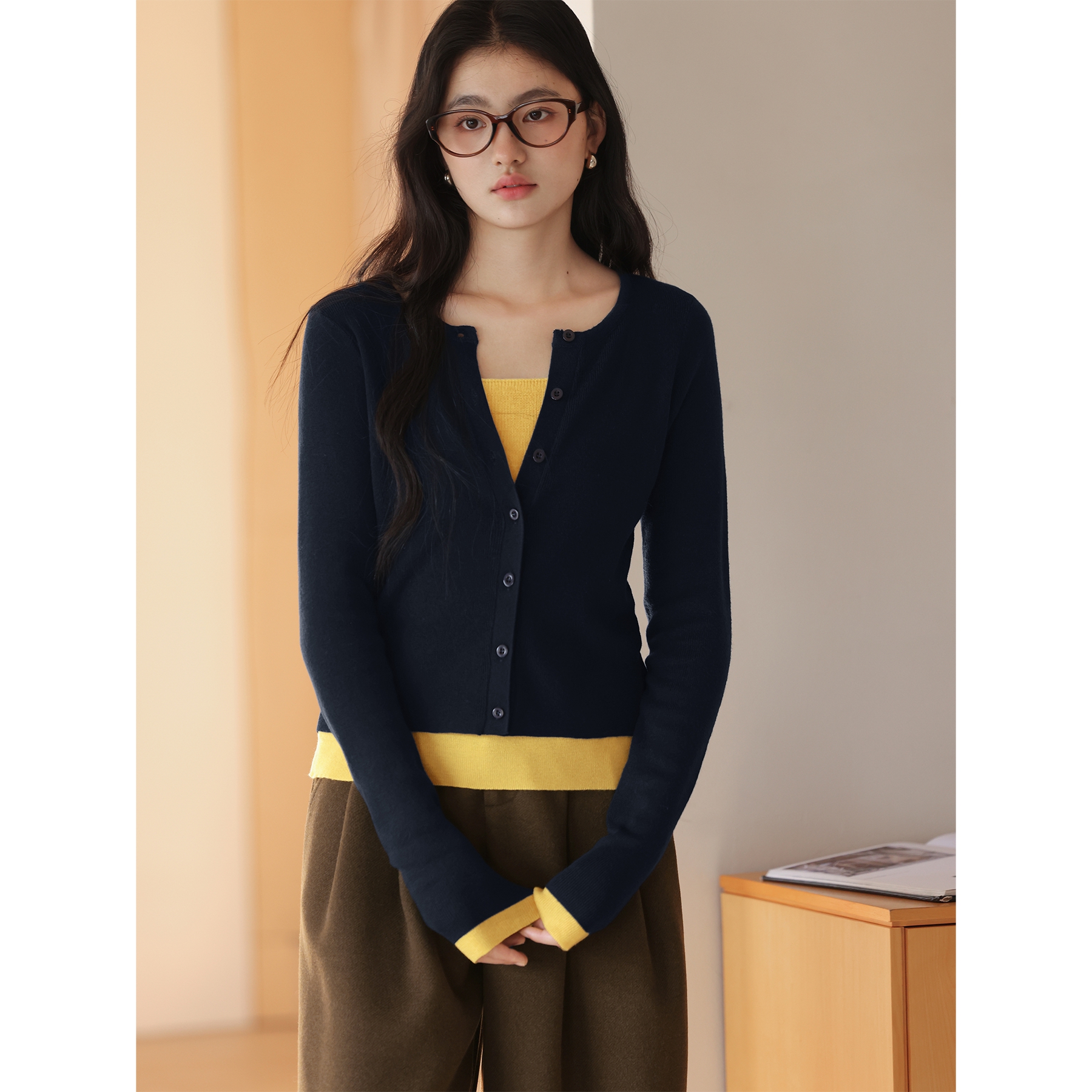 爱蔷薇大码秋装假两件针织衫女2025新款长袖女拼色打底衫GT79239