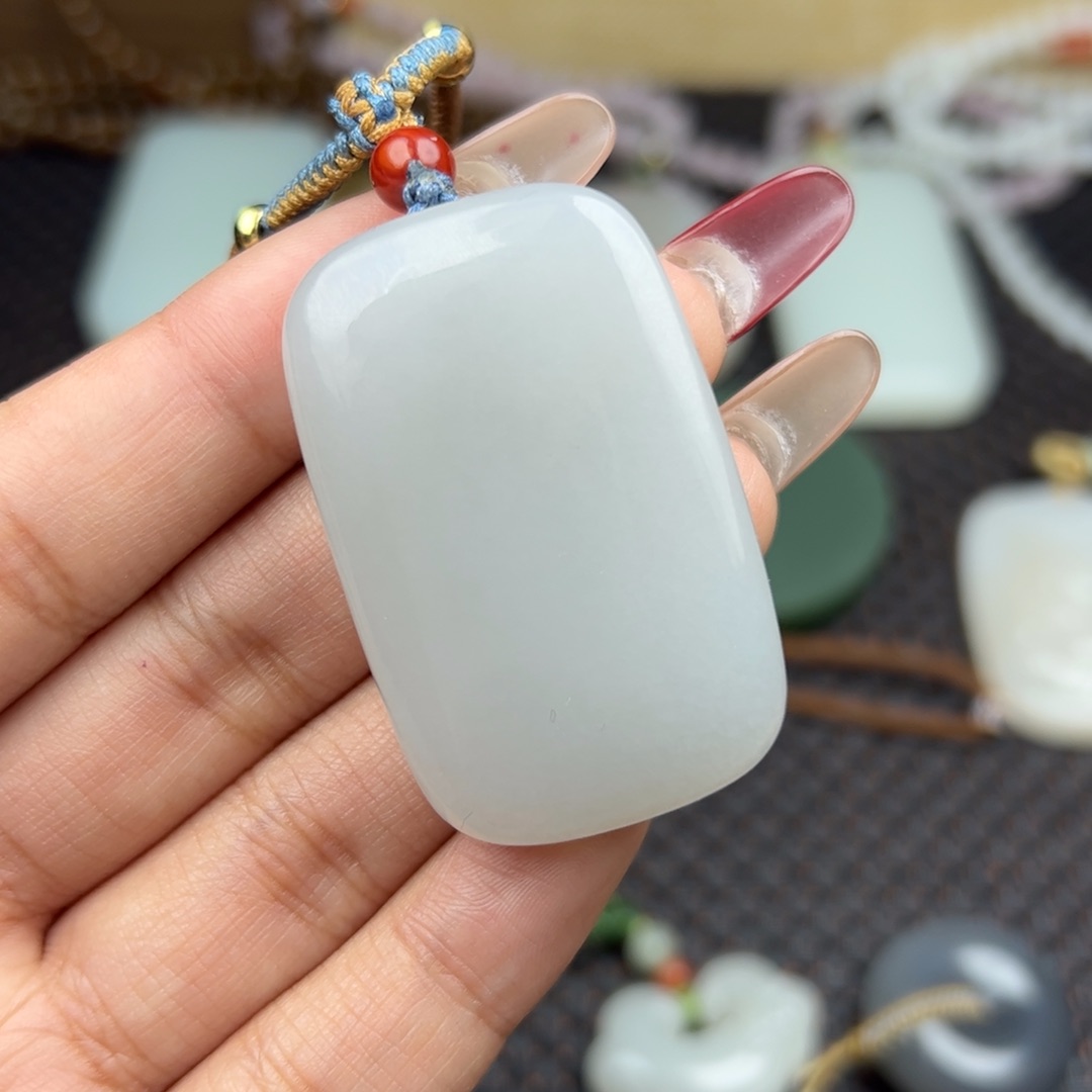 和田玉吊坠未镶嵌