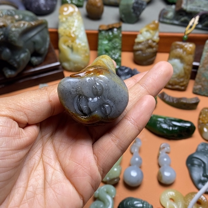 和田玉颈饰未镶嵌月****艇