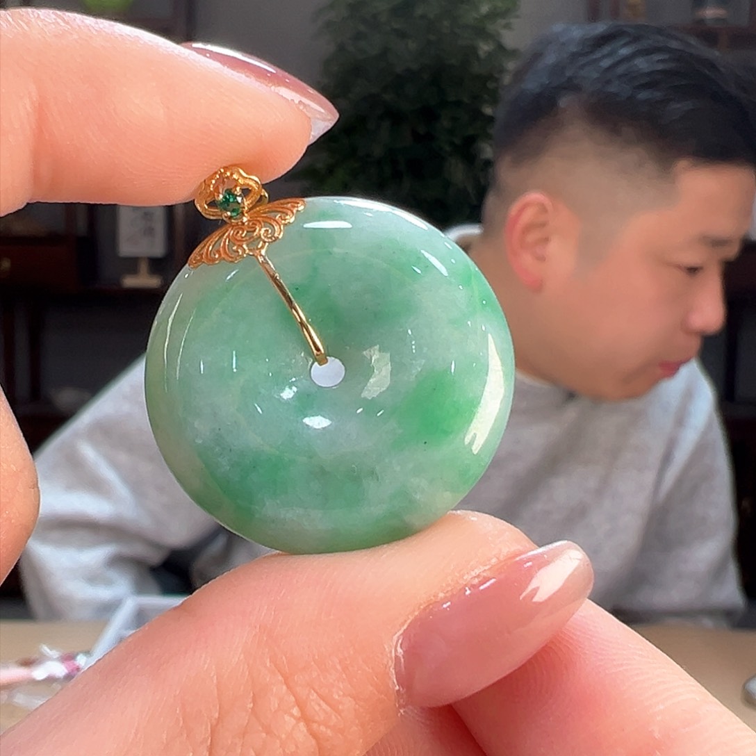 翡翠吊坠(不含链)18K金镶嵌吊坠60