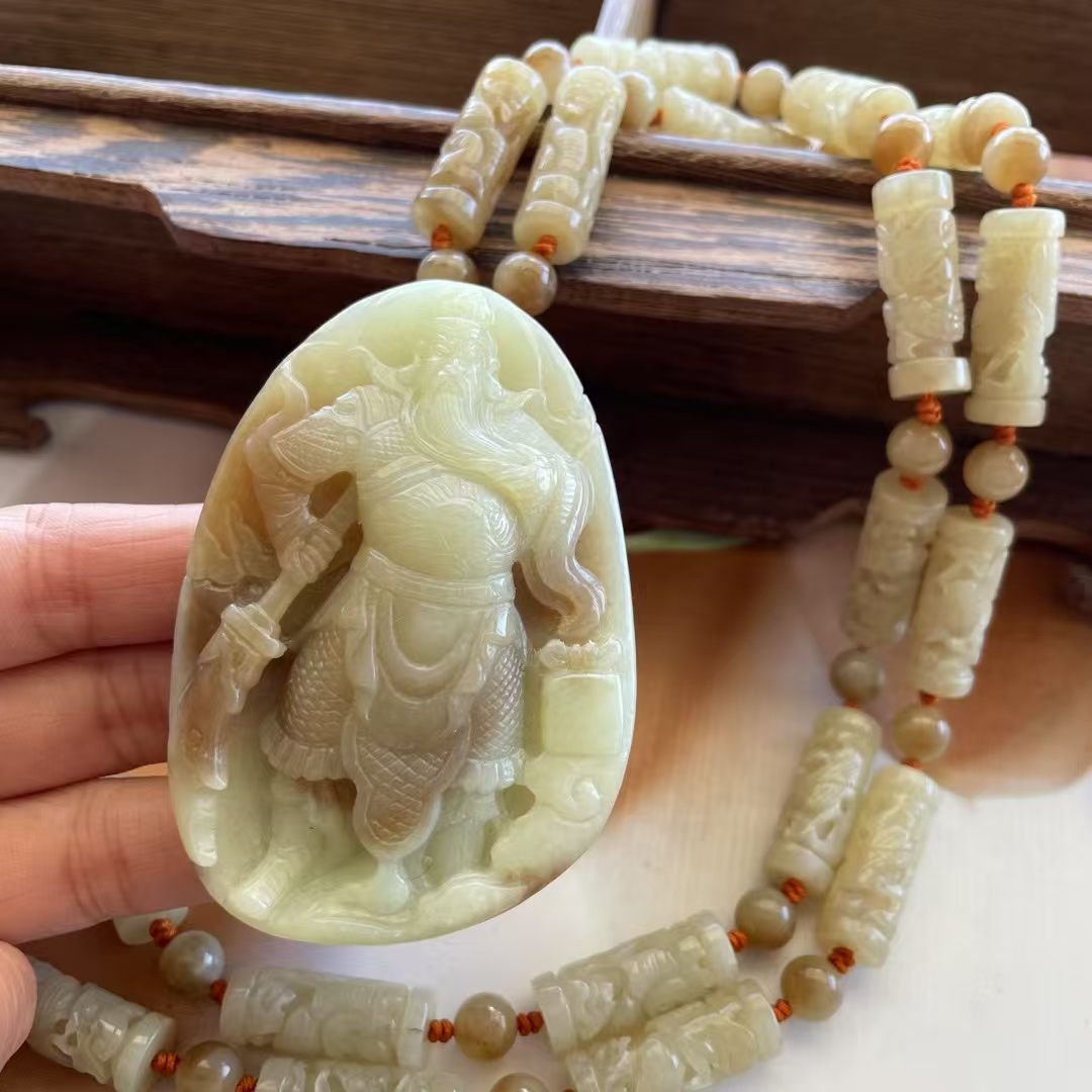 和田玉关公关二爷挂件吊坠项链天然玉石手工雕刻武财神