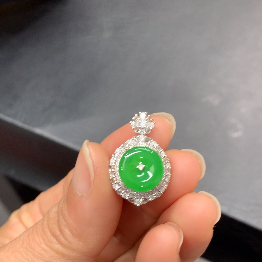 翡翠18K金镶嵌吊坠(不含链)