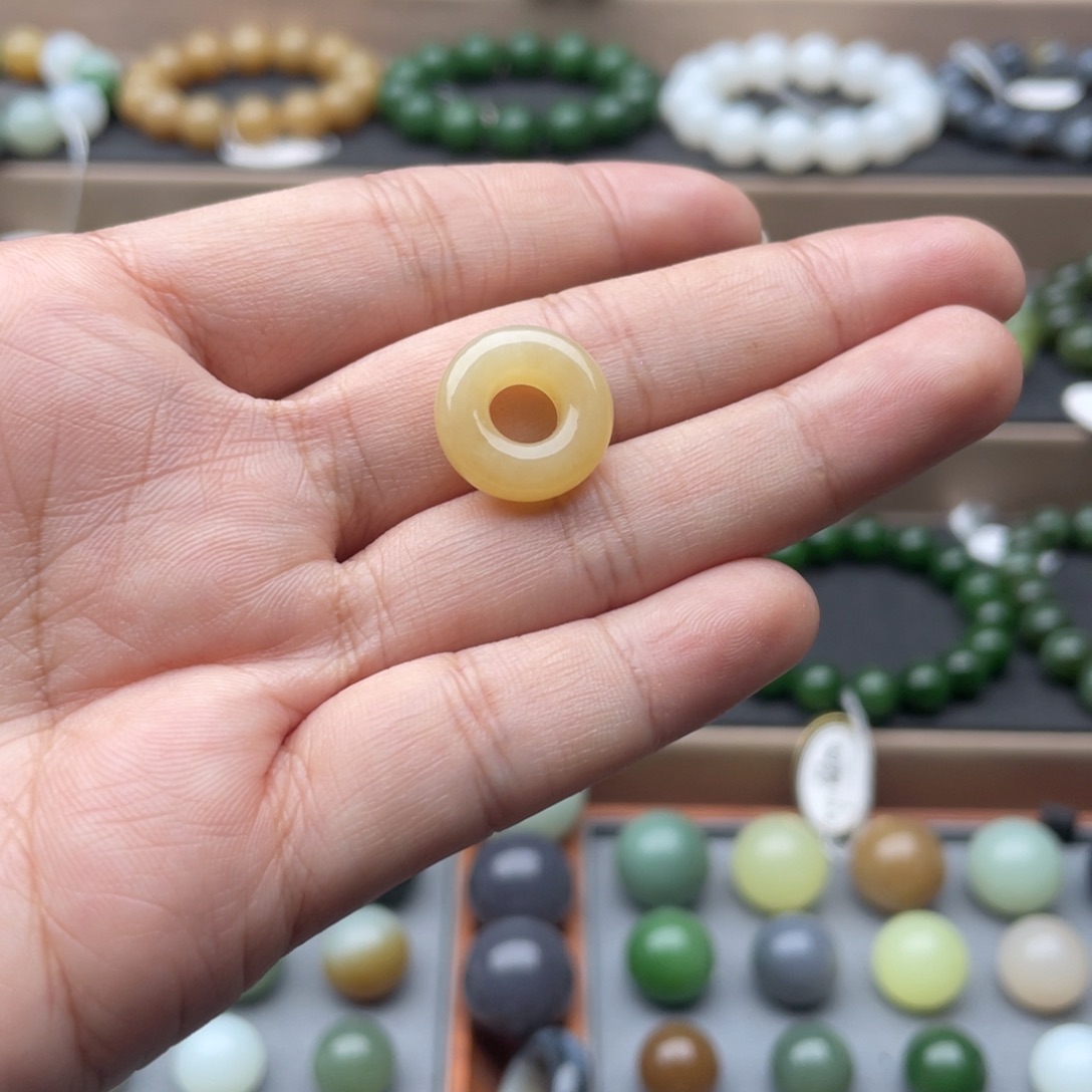 嘟***妞和田玉未镶嵌手链