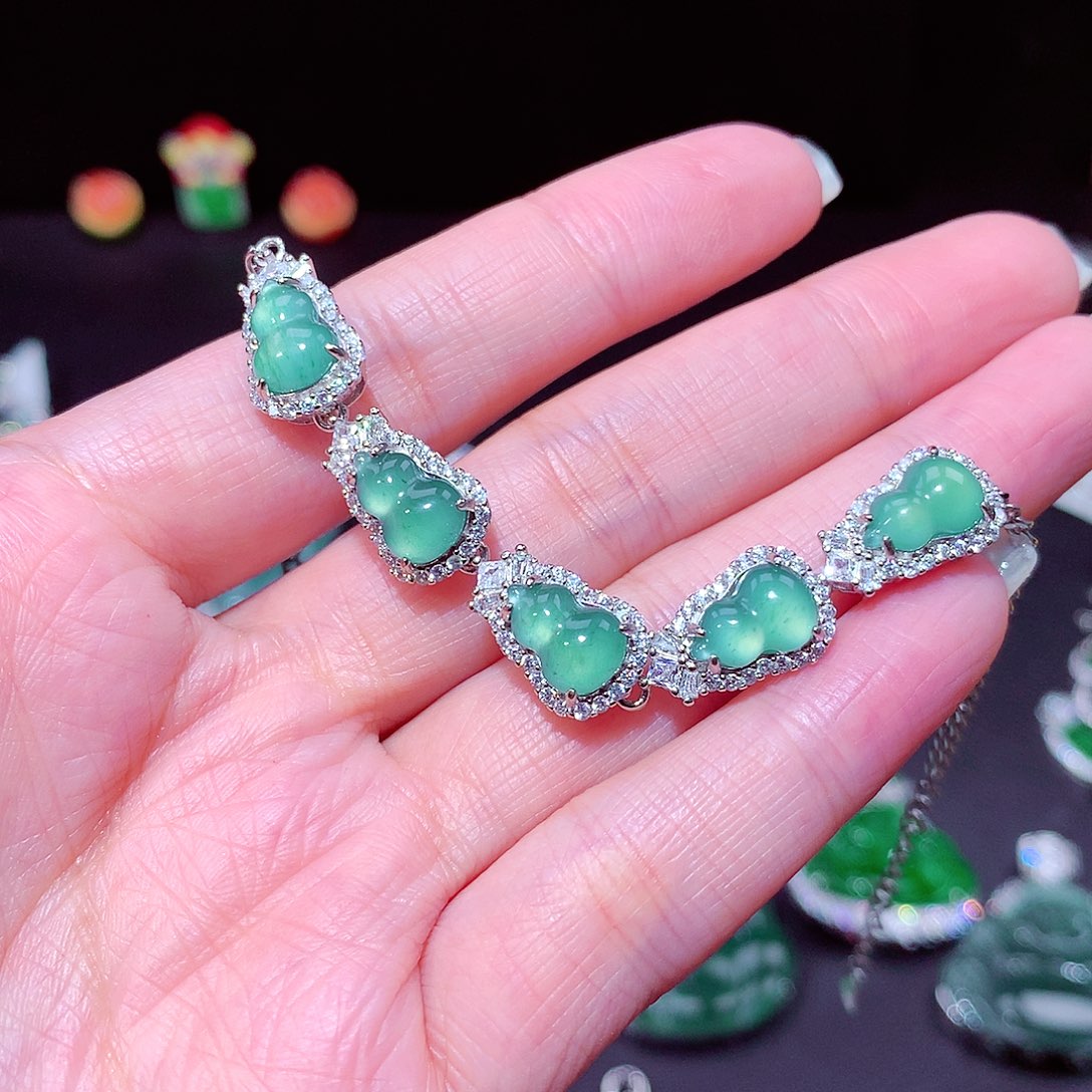 【闪购商品】翡翠吊坠(不含链)未镶嵌