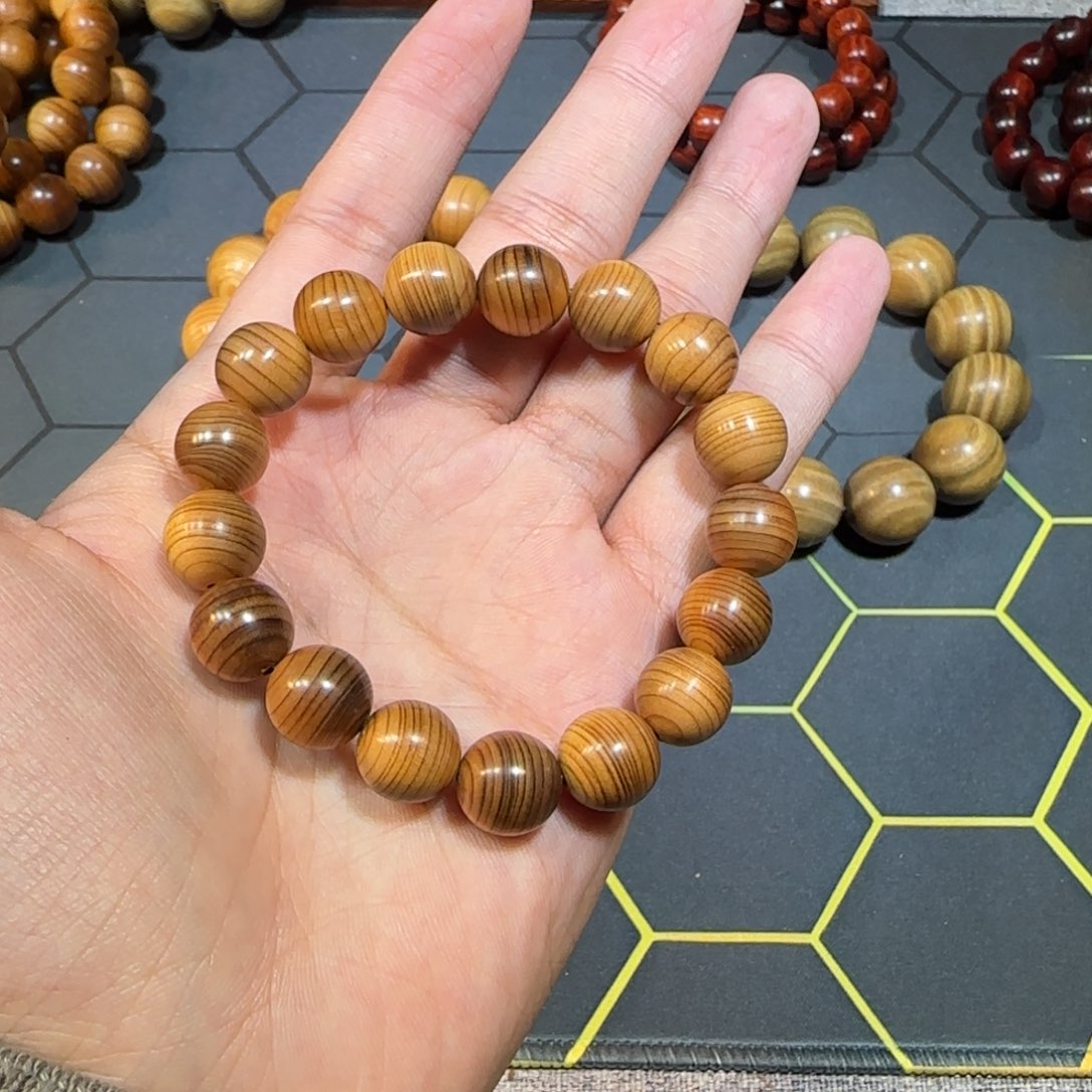 木P****.太行崖柏1.2干黑油