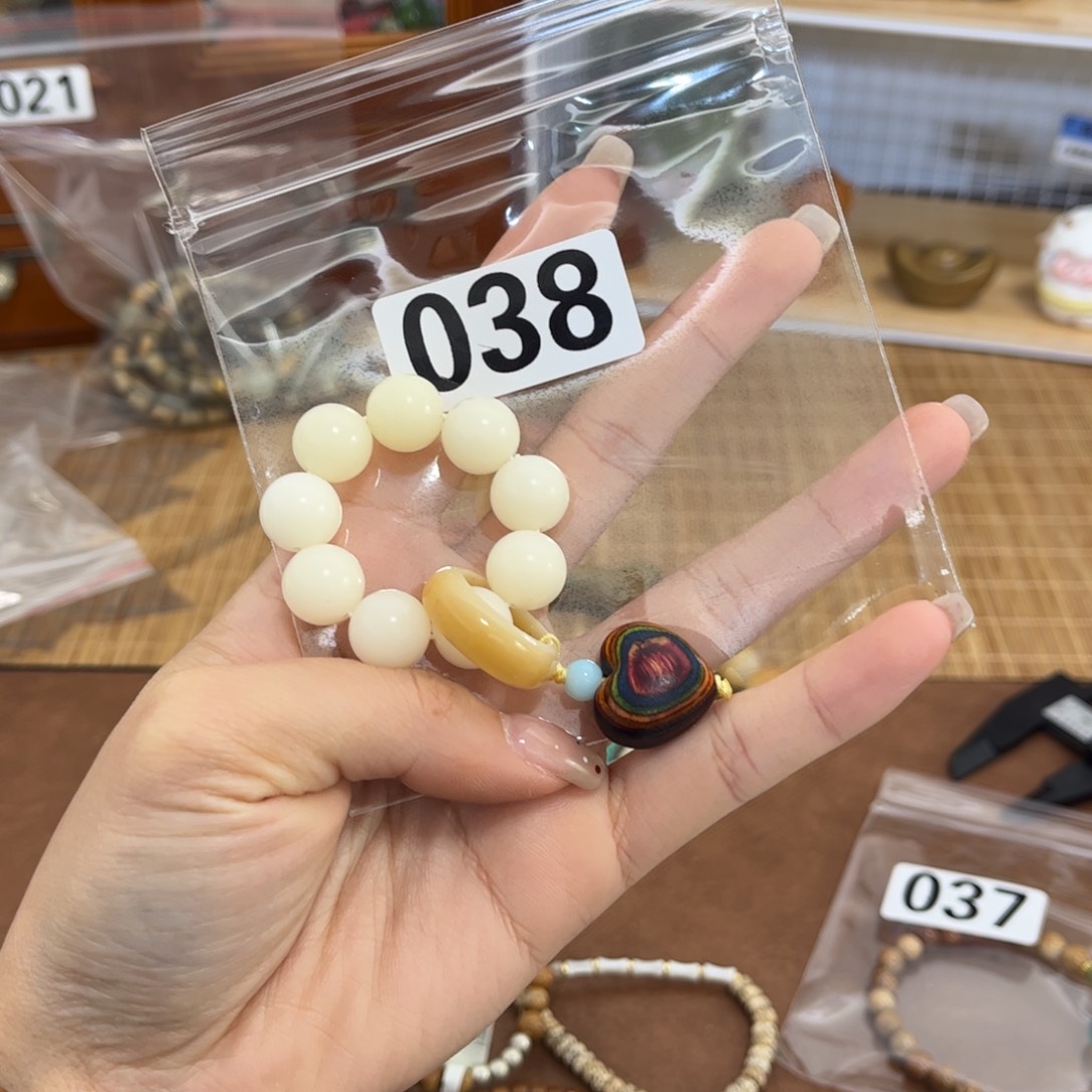 白玉菩提手串038孤品微瑕