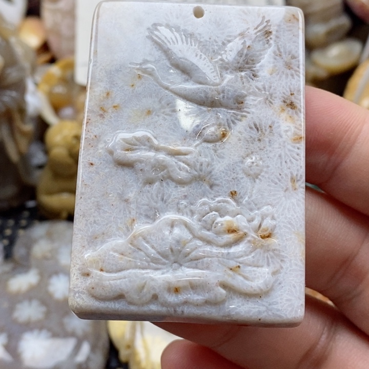 硅化珊瑚（珊瑚玉）颈饰未镶嵌