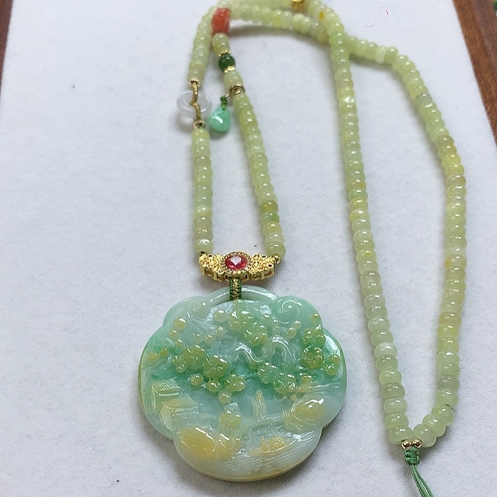 翡翠颈饰未镶嵌吊坠