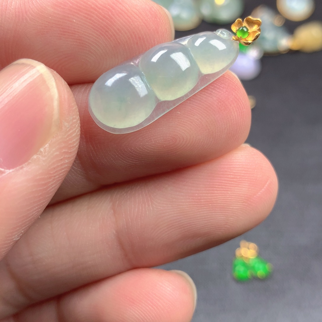 【闪购商品】颈饰18K金镶嵌翡翠翡翠