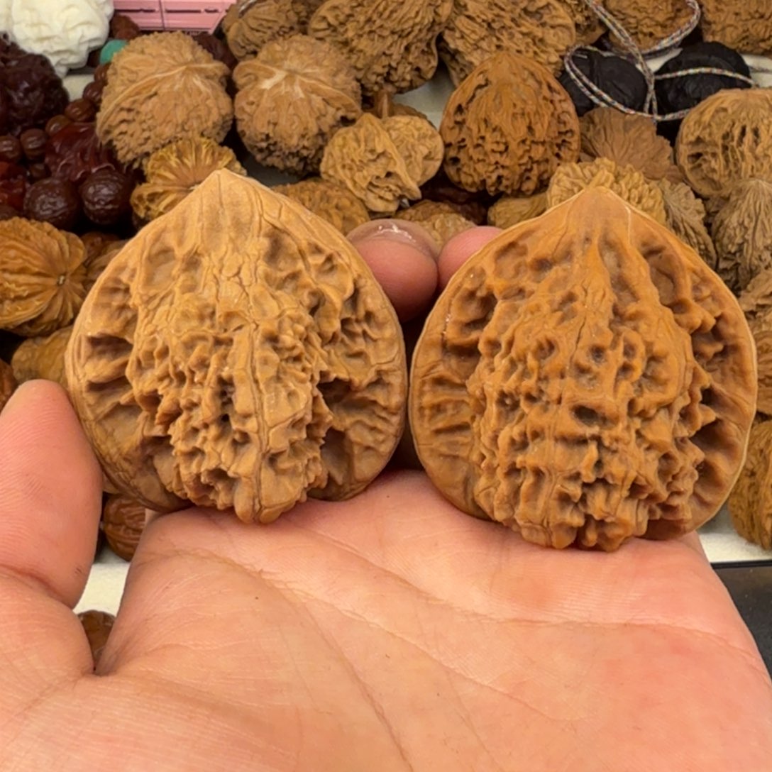 鹤***山文玩核桃吊坠。。。。。。。