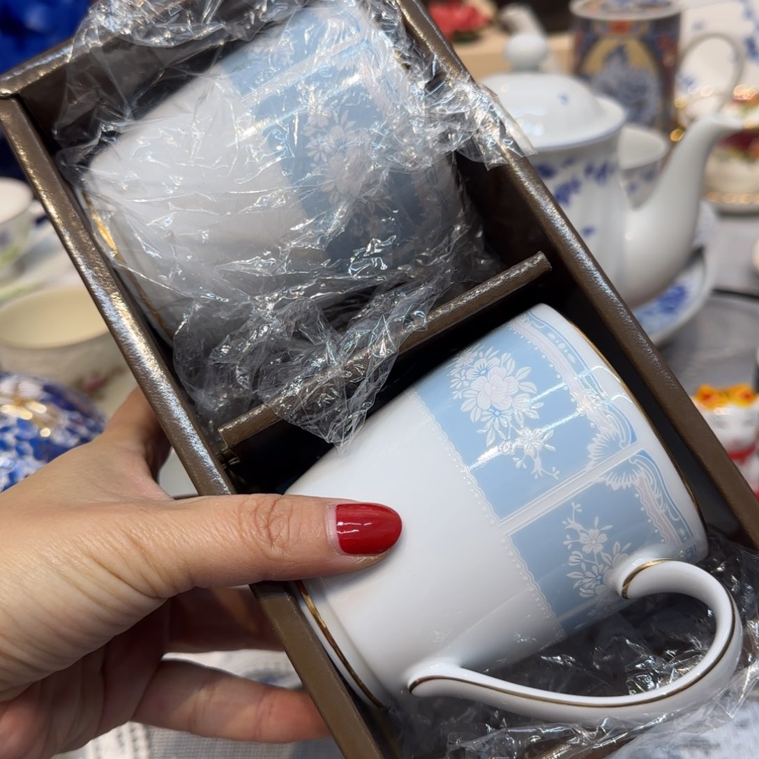 瓷片咖啡杯的设计也很不错哦