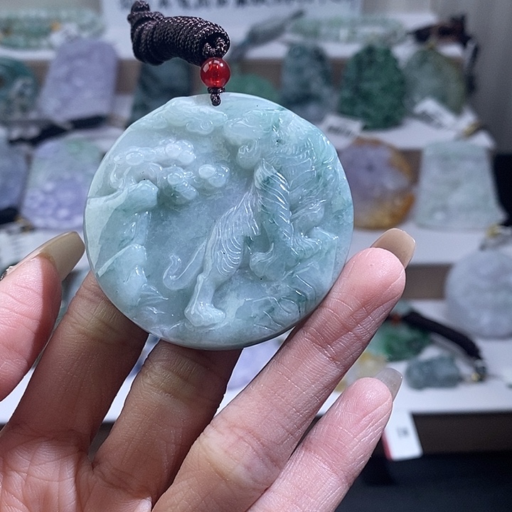 翡翠颈饰未镶嵌翡翠