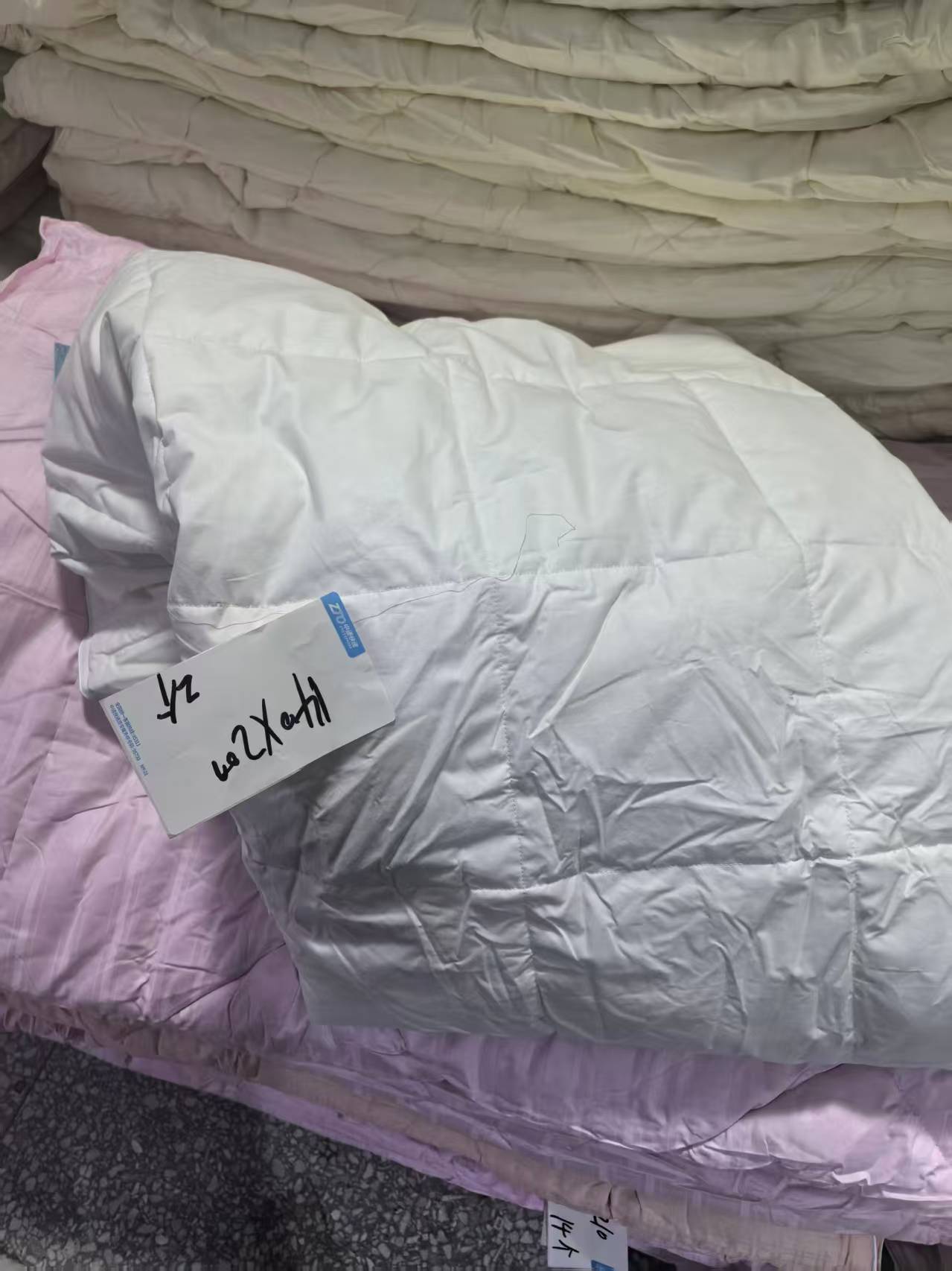 《厚广家》3楼140×200白色全棉高支棉85%鸭毛被 发1张2.7斤