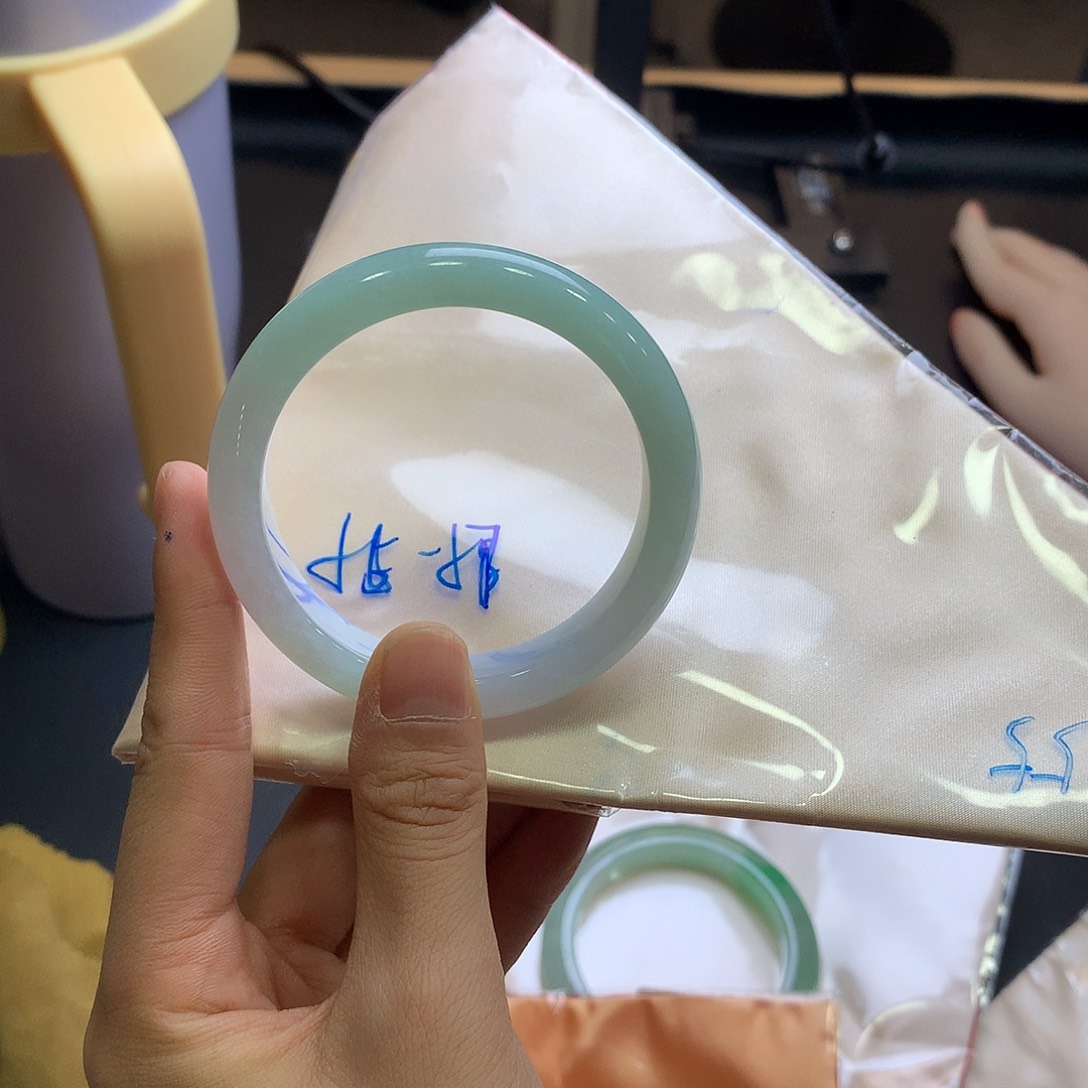 翡翠未镶嵌手镯翡翠