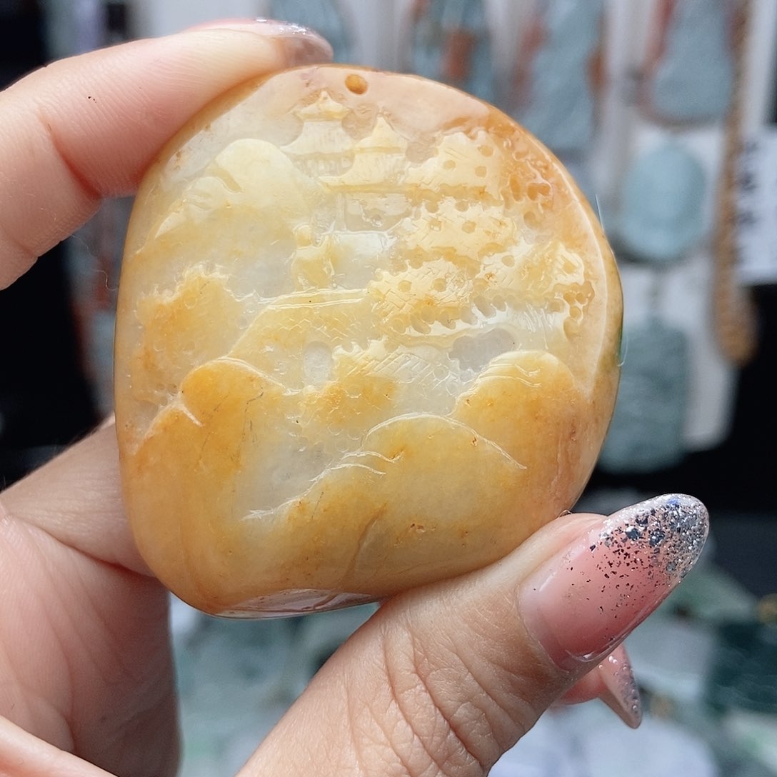 翡翠颈饰未镶嵌翡翠