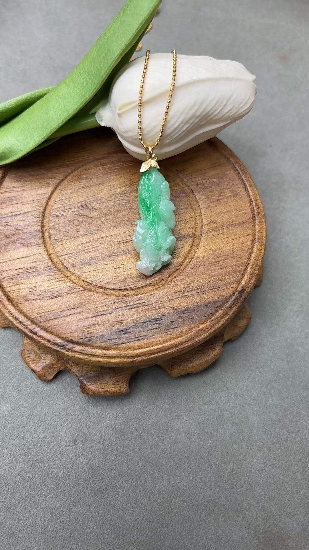 天然缅甸a货翡翠吊坠18k金镶嵌敏26737