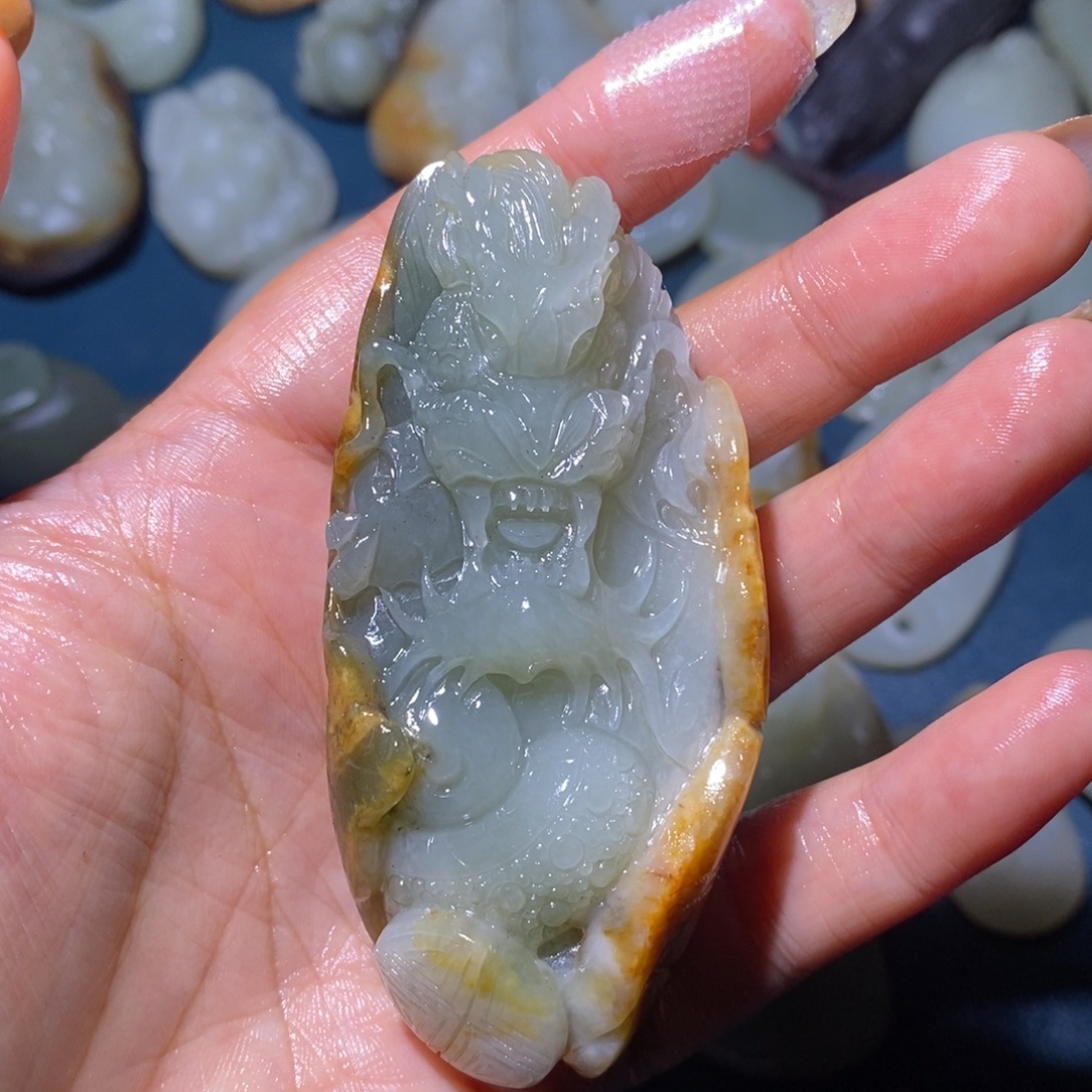 峻***峻和田玉未镶嵌颈饰