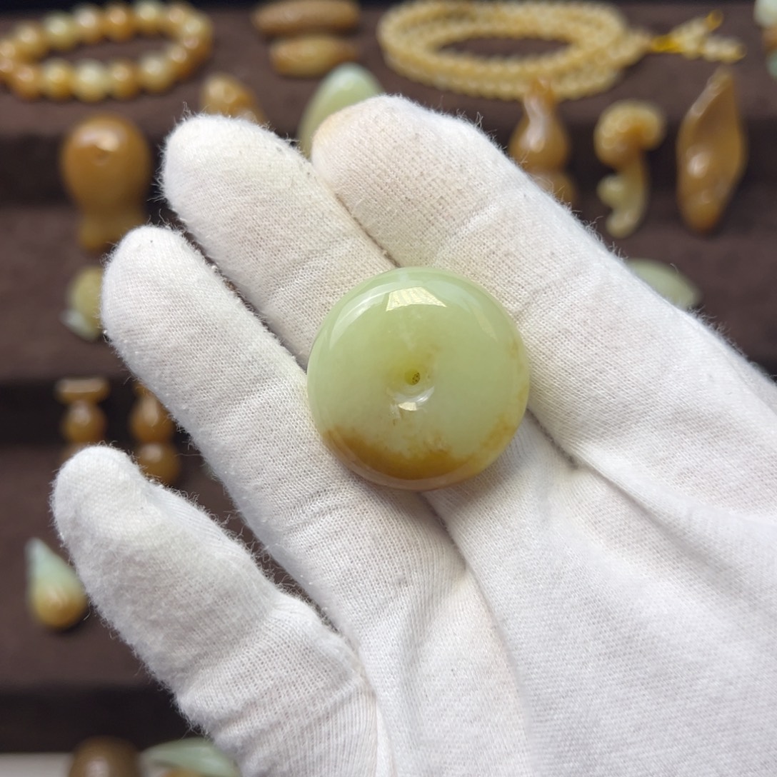 和田玉（糖玉）未镶嵌颈饰